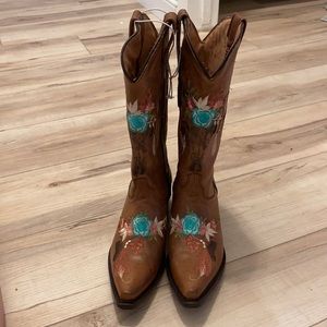 Soto cowboy boots 6.5